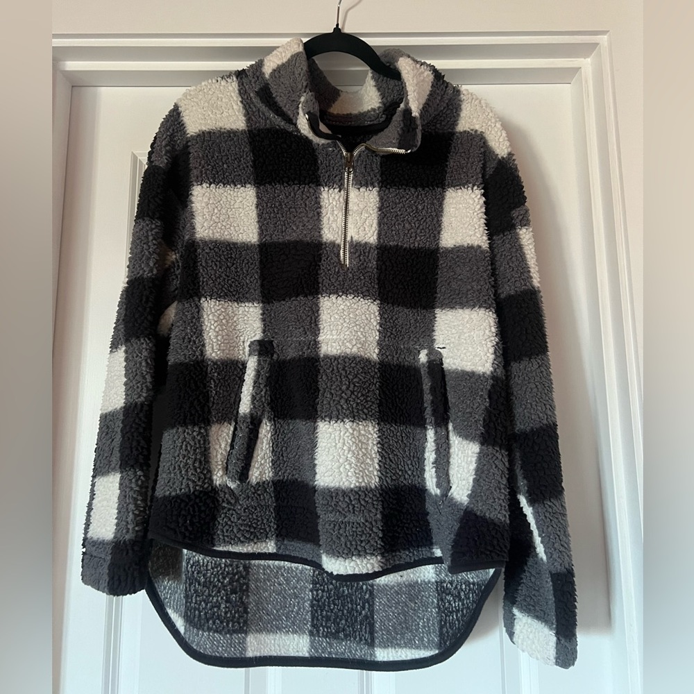 Old Navy Black and White Plaid Fleece